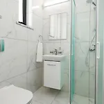 Queen Eleanor Villa