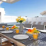 Queen Eleanor Villa
