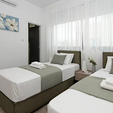 Queen Eleanor Villa Protaras