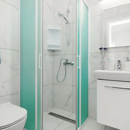 Queen Eleanor * Protaras