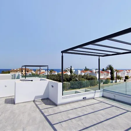 Queen Eleanor Villa *