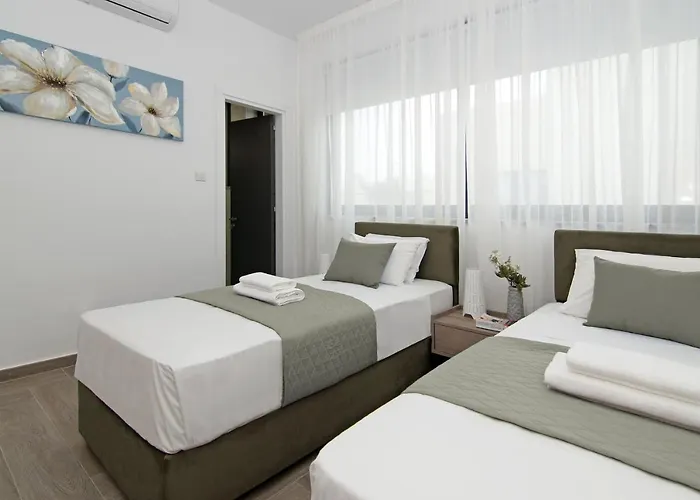 Queen Eleanor Villa Protaras