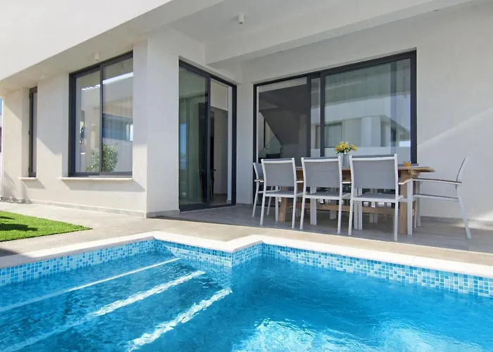 Villa Queen Eleanor Protaras